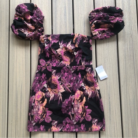 Lulus Dresses & Skirts - NWT Lulu's Black Floral Print Strapless Mini Dress With Lining Size M